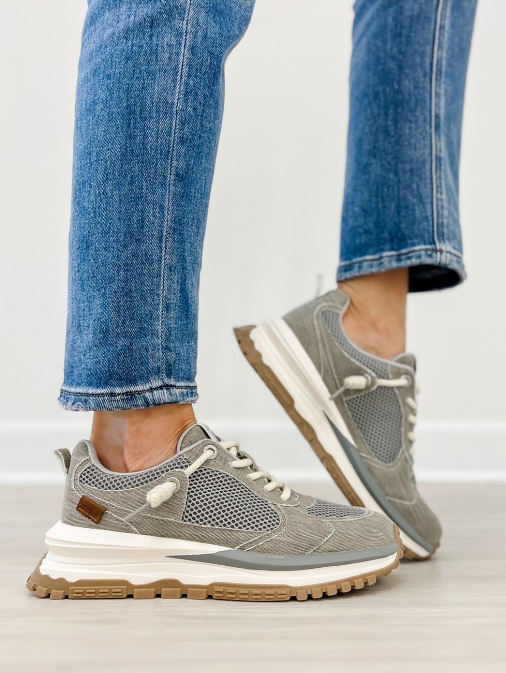 NIB Blowfish Malibu Leotina Sneakers in Marine Grey, Size 8M